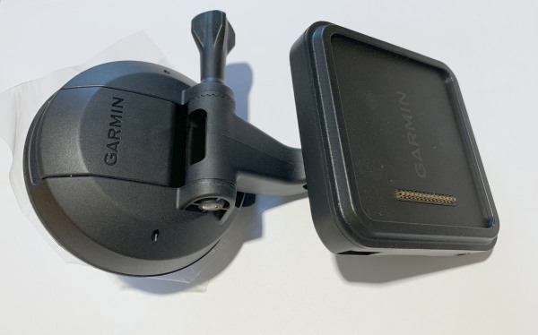 Garmin Autohalterung Montagesatz + Autoladekabel für Garmin dezl LGV1010